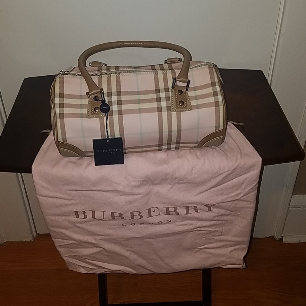 NWT Burberry Purse